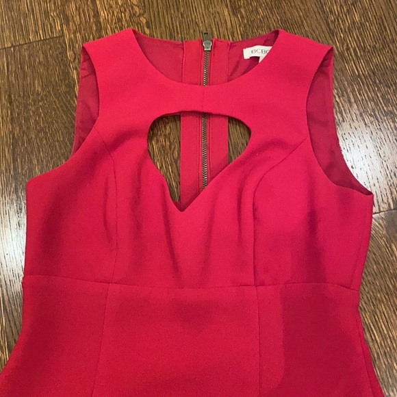 BCBGeneration Red Cutout Shift Dress - Size 0 - Picture 3 of 4